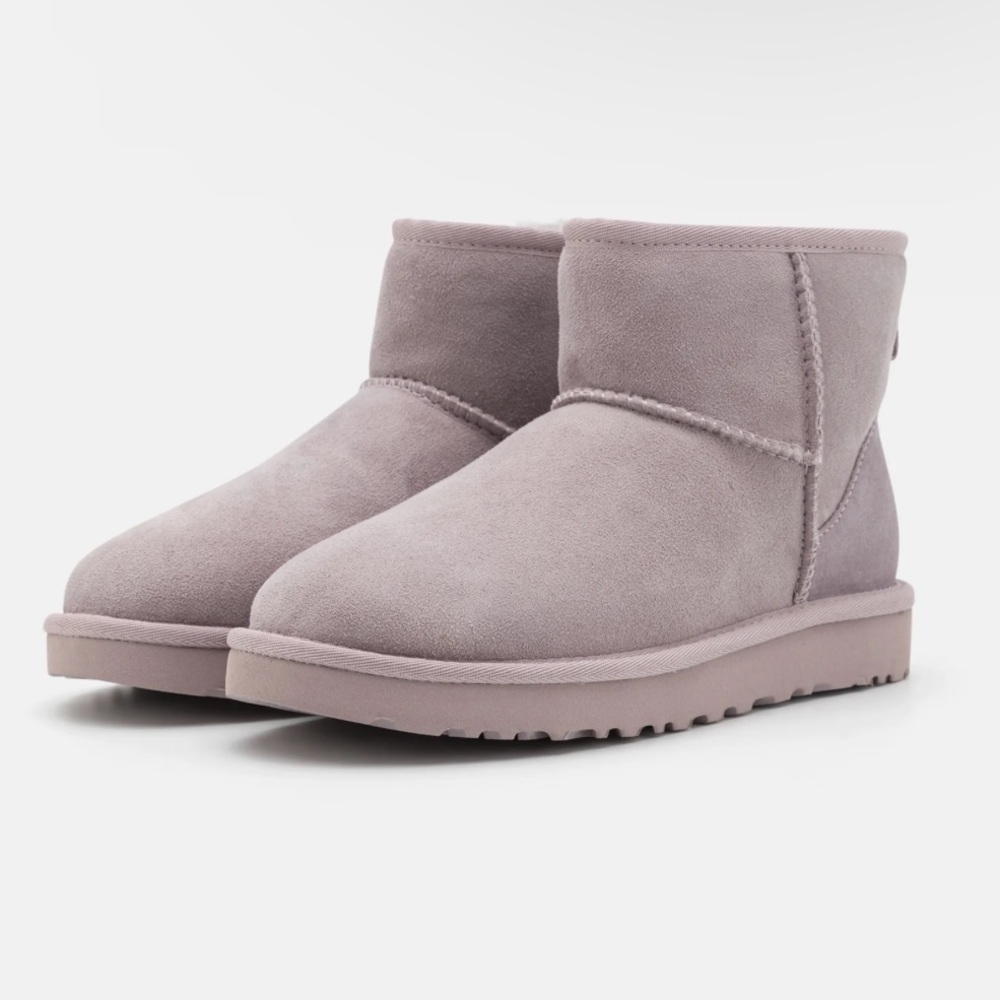 NWT UGG Women's Pale Smoke Classic Mini II Boots Size: 12